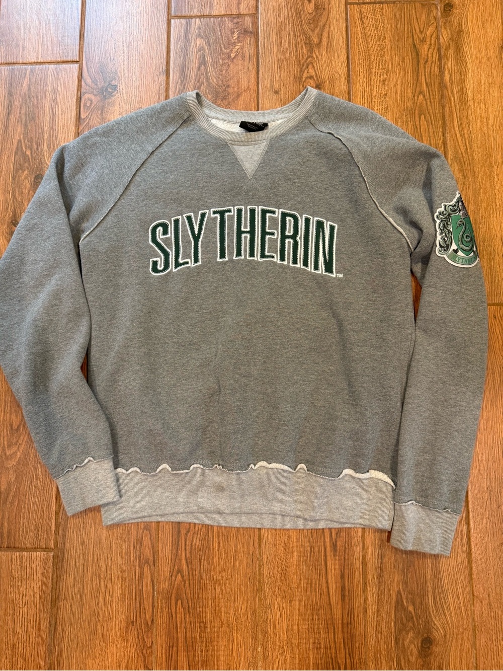 Wizarding World Slytherin Harry Potter Women’s L Gray Crewneck Pullover Size L